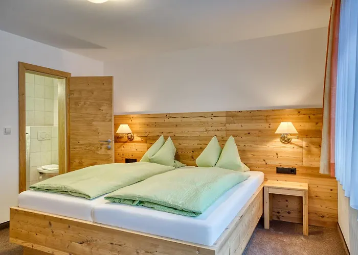 Alpenrose トゥクス